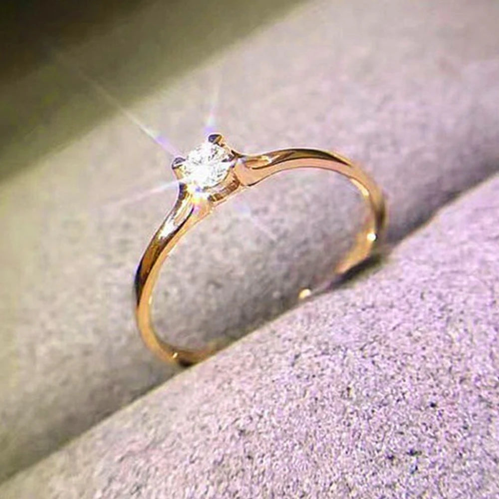 Huitan Pure Gleam Engagement Ring