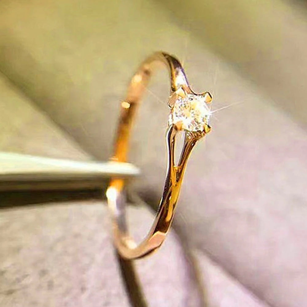 Huitan Pure Gleam Engagement Ring