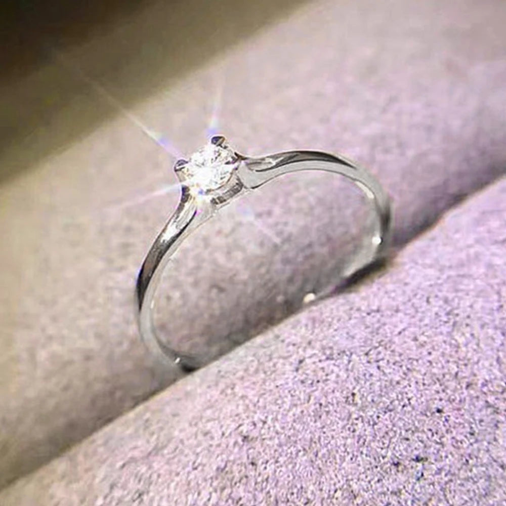 Huitan Pure Gleam Engagement Ring